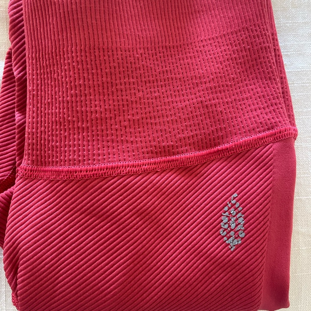 4F Movement Red Ribbed Top - Picture 2 of 4
